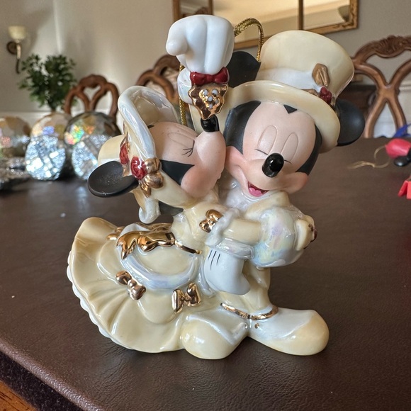 Disney Mickey and Minnie Ornament - Picture 3 of 7
